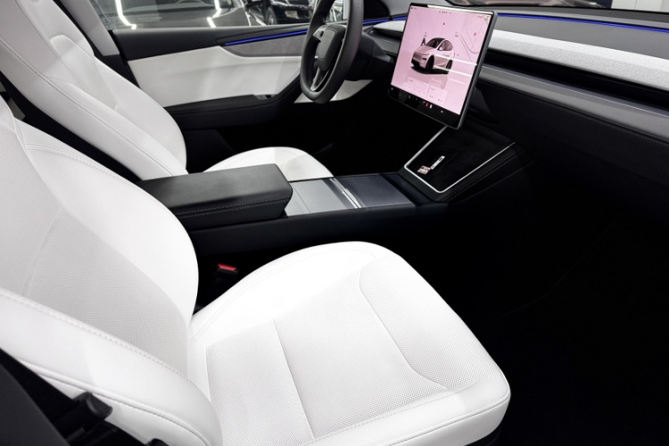 特斯拉 Model Y 2025款 后轮驱动版中控内饰7010