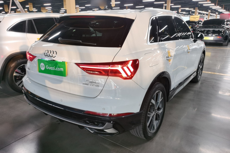 奥迪Q3 2024款 35 TFSI 时尚致雅型车身外观7