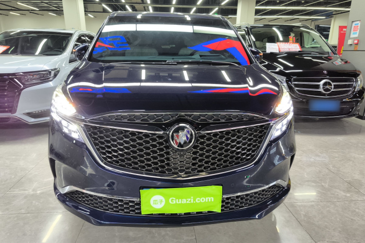 别克GL8 2020款 Avenir艾维亚 四座尊礼版车身外观2