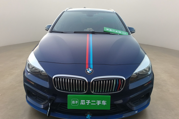 宝马2系旅行车 2016款 218i 时尚型车身外观2