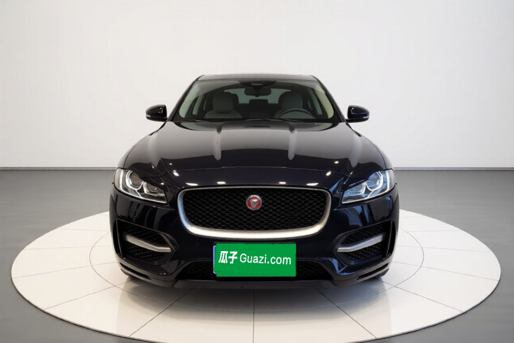 捷豹F-PACE 2018款 改款 2.0T 四驱R-Sport运动版车身外观2