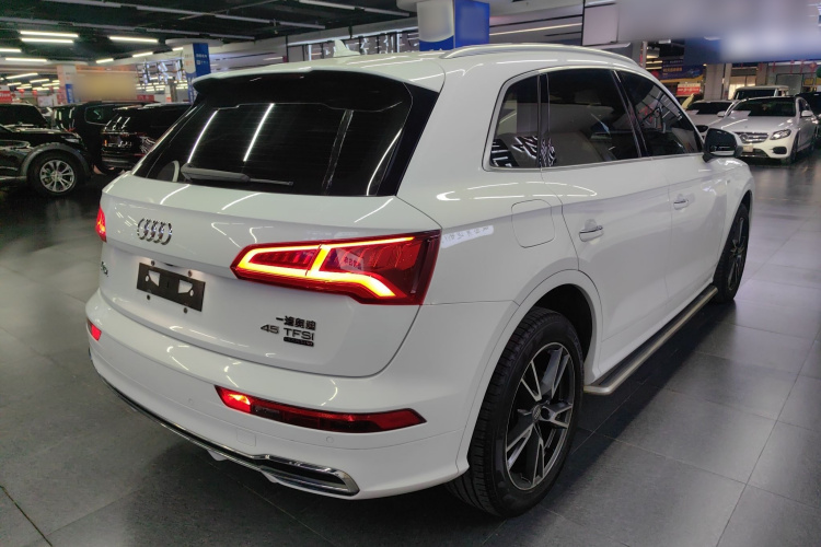 奥迪Q5L 2018款 40 TFSI 荣享时尚型 国VI车身外观6005