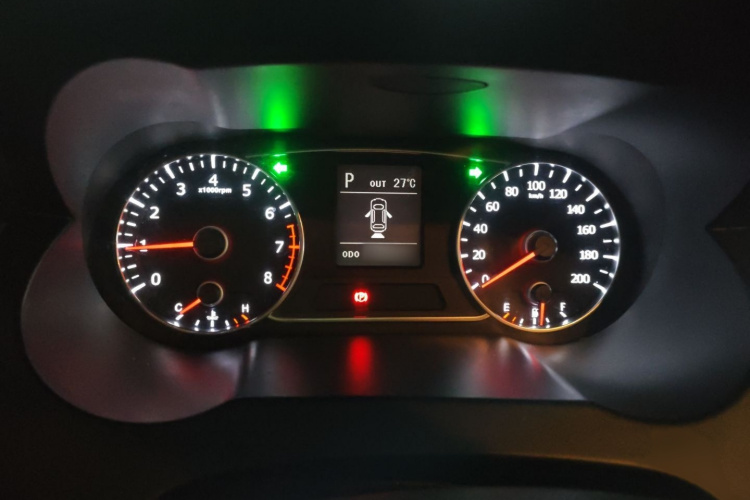 陆风X7 2015款 2.0T 全景尊贵版局部细节14