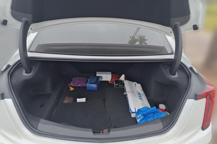 凯迪拉克CT5 2023款 28T 豪华型（标准版）中控内饰23