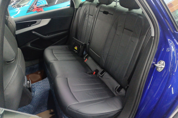 奥迪A4L 2019款 40 TFSI 时尚型 国VI中控内饰7004