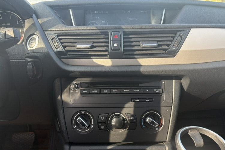 宝马X1 2014款 sDrive18i 时尚型中控内饰7007