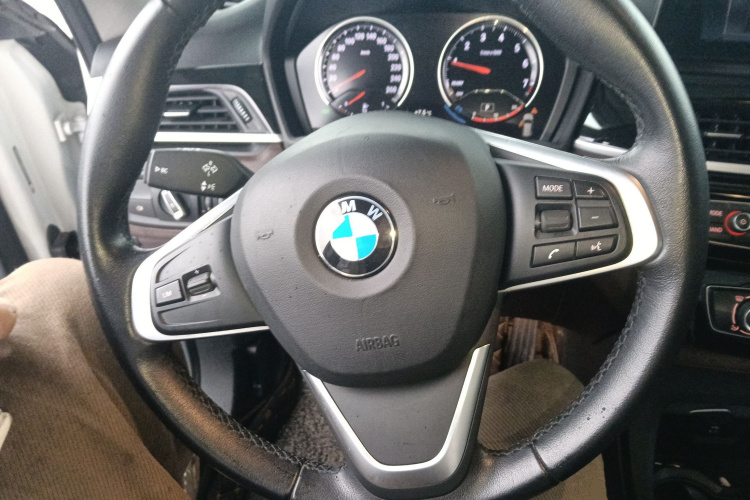 宝马X1 2021款 改款 sDrive20Li 时尚型中控内饰13