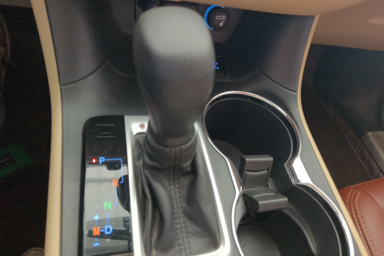 丰田 汉兰达 2018款 2.0T 四驱精英版 7座 国VI局部细节18