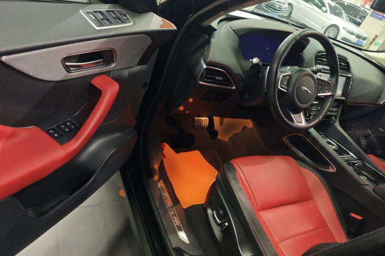 捷豹F-PACE 2020款 2.0T 赛旗版中控内饰7003