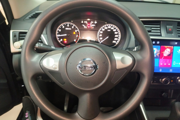 日产 轩逸 2024款 改款二 经典 1.6XE CVT舒适版中控内饰13