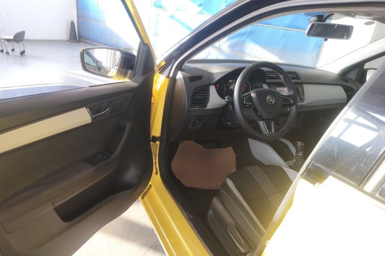 斯柯达 晶锐 2015款 1.6L 自动运动版中控内饰7003