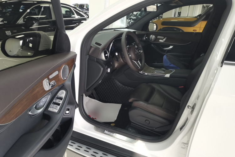奔驰GLC 2020款 改款 GLC 300 L 4MATIC 豪华型中控内饰20