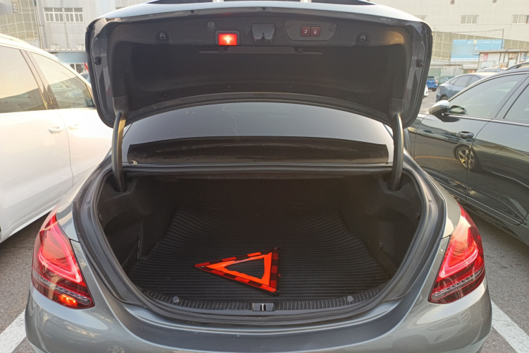 奔驰C级 2020款 C 260 L 运动版机舱底盘23