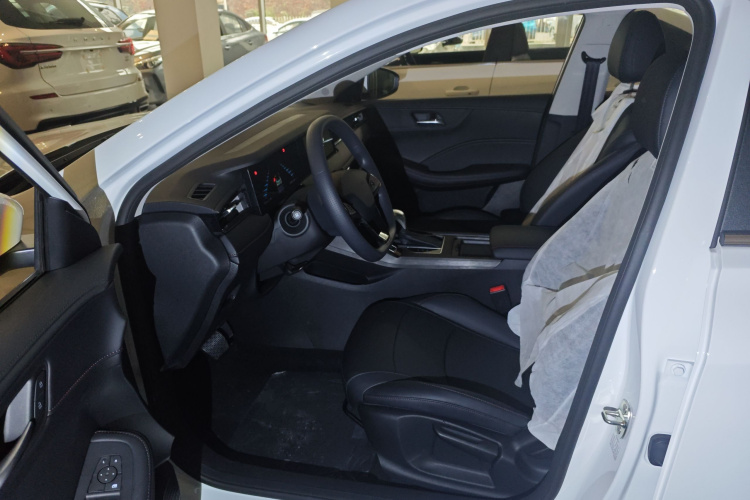 荣威i5 2026款 1.5L CVT豪华版中控内饰19