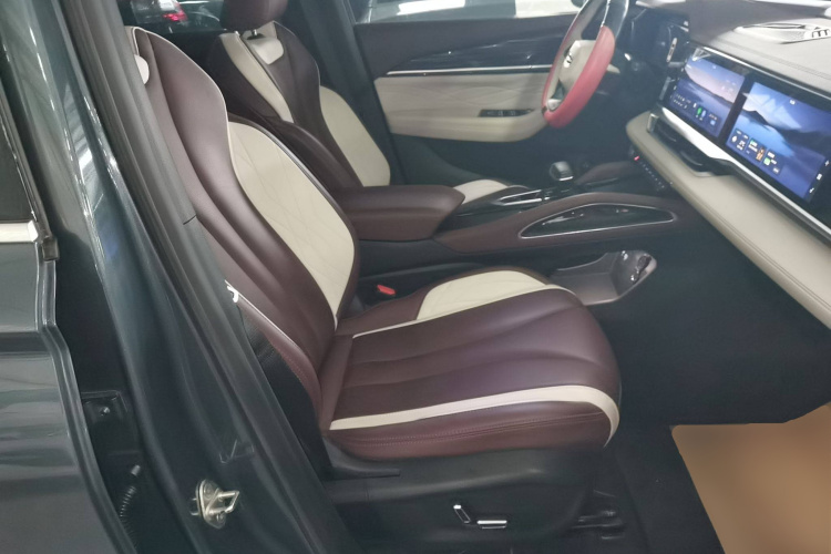 吉利汽车 星越L 2021款 2.0TD DCT EVO两驱尊贵型中控内饰41