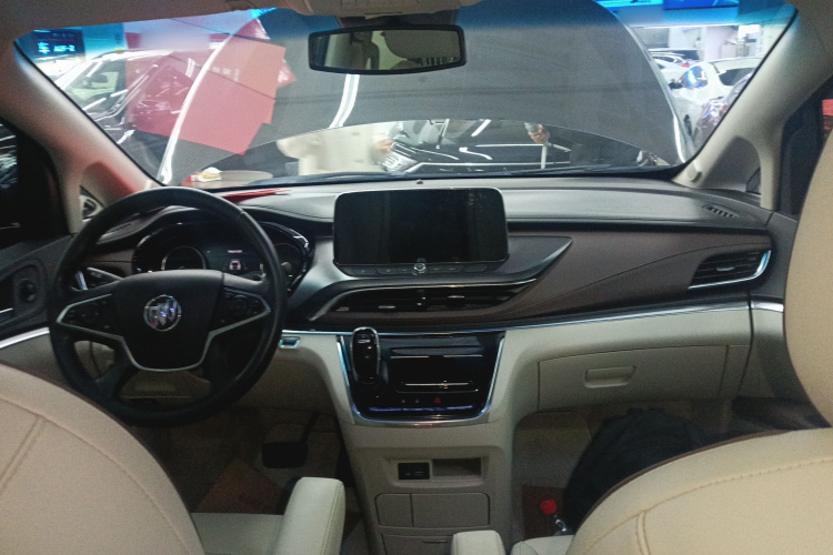 别克GL8 2021款 陆上公务舱 652T 豪华型中控内饰12