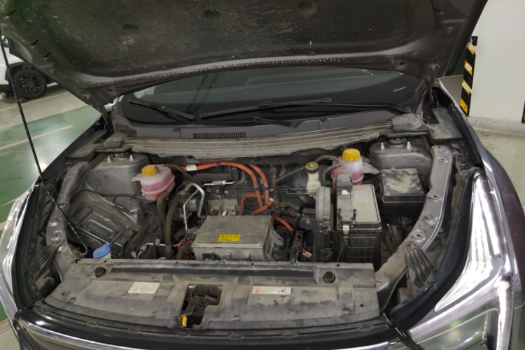 哪吒汽车 哪吒U 2021款 Pro 400 巡航版机舱底盘24