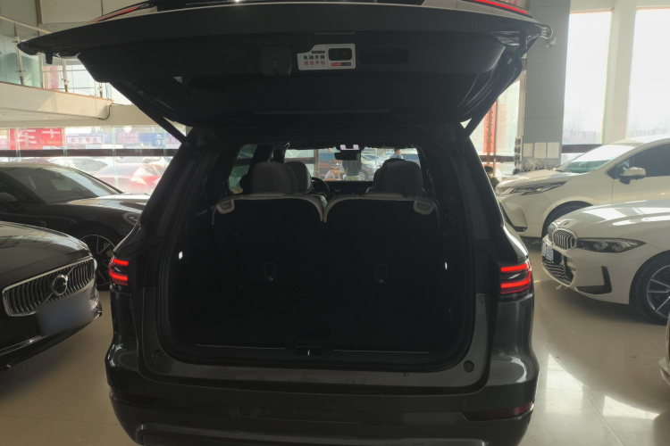 理想汽车 理想ONE 2020款 增程6座版机舱底盘23