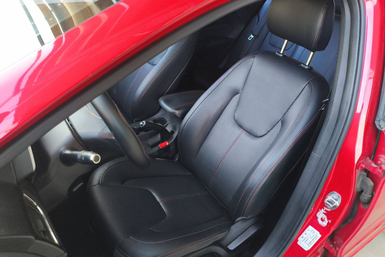 奇瑞 艾瑞泽5 2016款 1.5L 手动领潮版中控内饰19