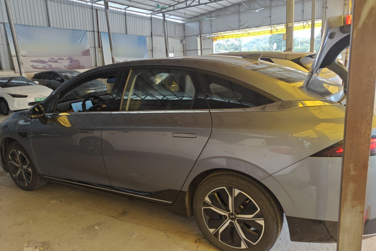 小鹏P5 2022款 460E+车身外观6003