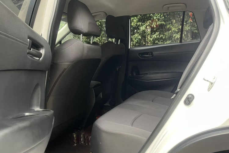 丰田 卡罗拉锐放 2023款 2.0L 先锋版中控内饰7005