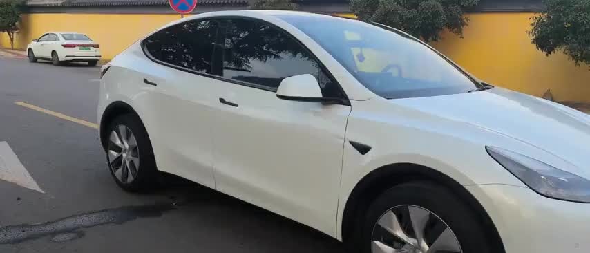 特斯拉 Model Y 2022款 改款 后轮驱动版实拍1