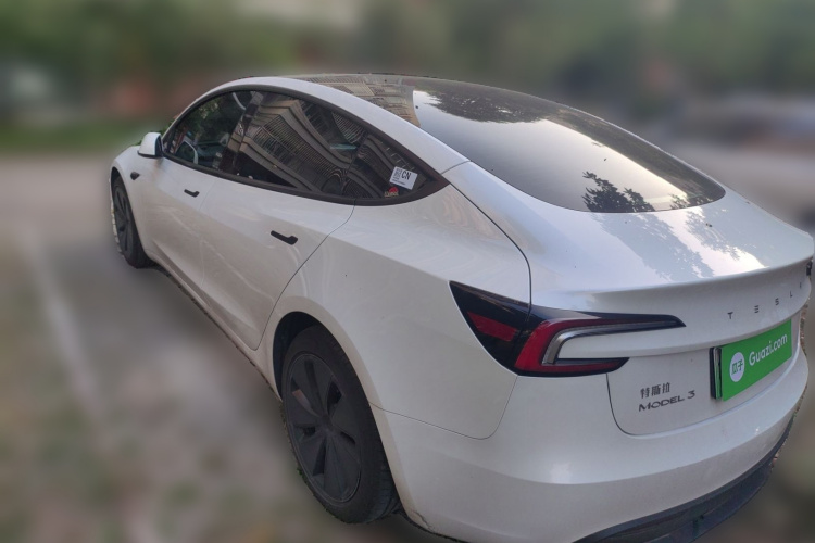 特斯拉 Model 3 2025款 后轮驱动版车身外观5