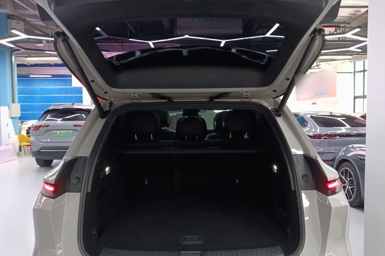 理想汽车 理想L6 2024款 Max机舱底盘23