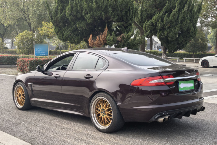 捷豹XF 2015款 XF 3.0 SC R-Sport 豪华版车身外观6006