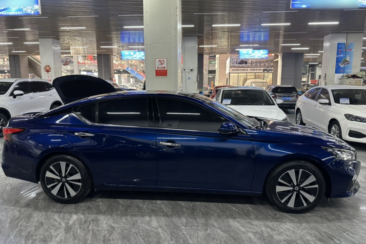 日产 天籁 2021款 2.0L XL 舒适版车身外观6003