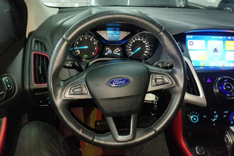 福特 福克斯 2020款 两厢经典 1.5L 自动风尚型中控内饰13