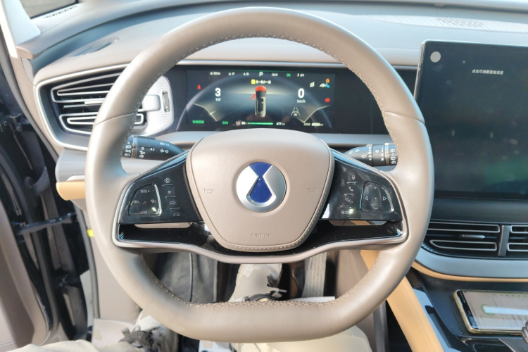 腾势D9 2022款 EV 600 四驱旗舰型中控内饰13