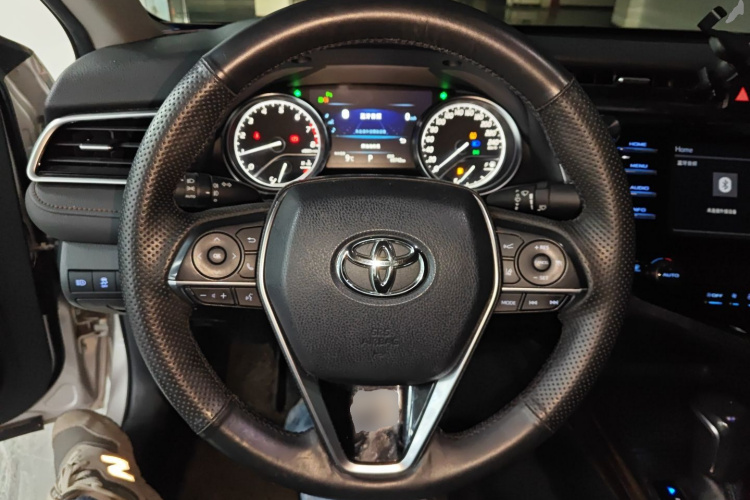 丰田 凯美瑞 2018款 2.0G 豪华版中控内饰13