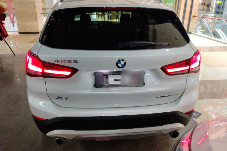 宝马X1 2021款 sDrive20Li 尊享型车身外观6