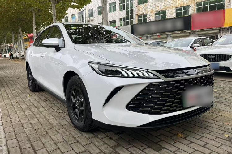 比亚迪 秦PLUS 2025款 DM-i 智驾版 55KM领先型车身外观6003