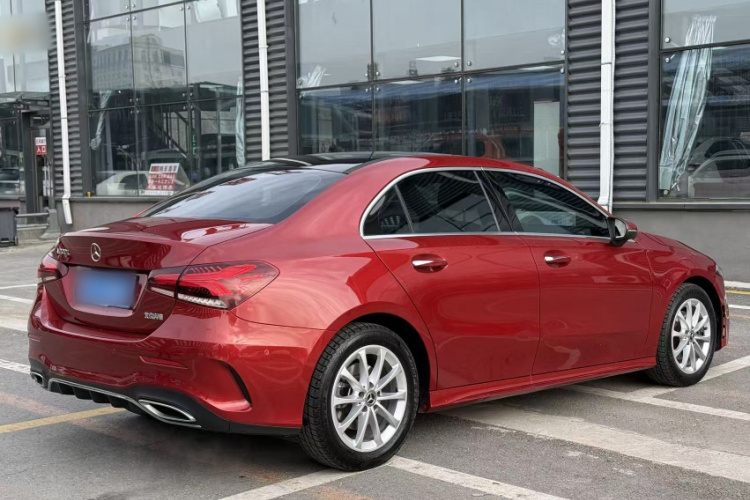 奔驰A级 2019款 改款 A 200 L 运动轿车车身外观6005