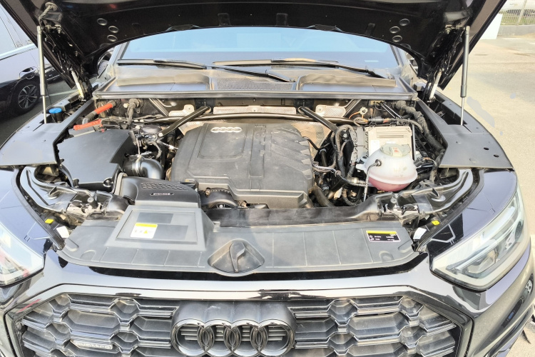 奥迪Q5L 2024款 40 TFSI 豪华动感型机舱底盘24