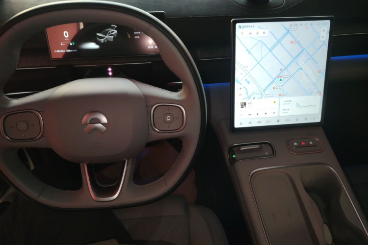 蔚来EC6 2023款 75kWh中控内饰12