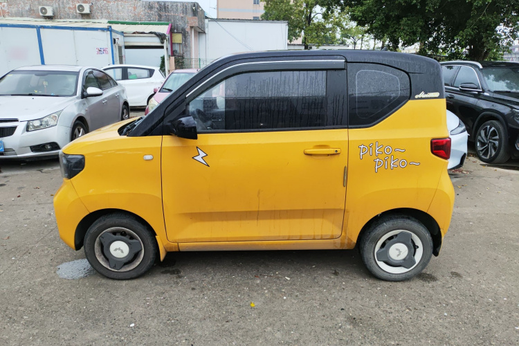 五菱汽车 宏光MINIEV 2022款 马卡龙时尚款 磷酸铁锂车身外观4