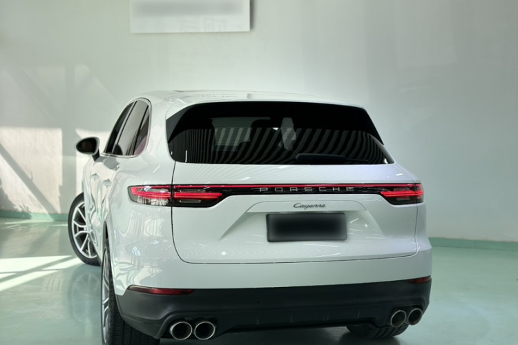 保时捷 2018款 Cayenne 3.0T车身外观6005