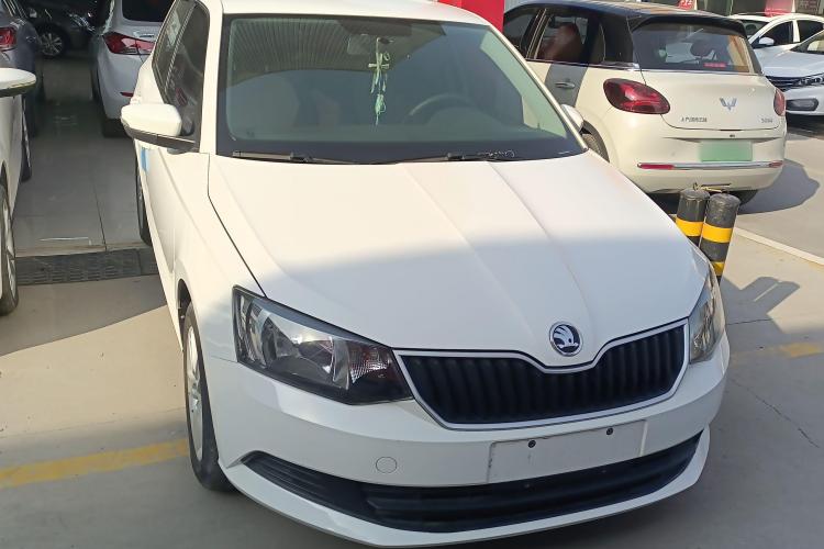 斯柯达 晶锐 2017款 1.4L 自动车享版车身外观2