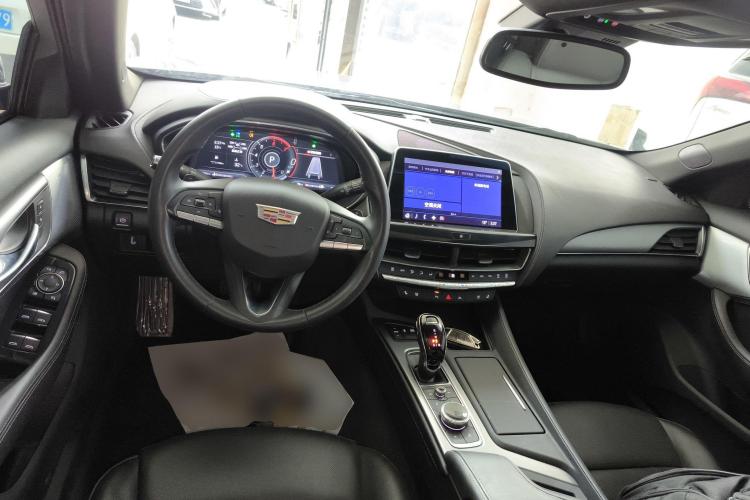 凯迪拉克CT5 2023款 28T 豪华型（标准版）中控内饰7002