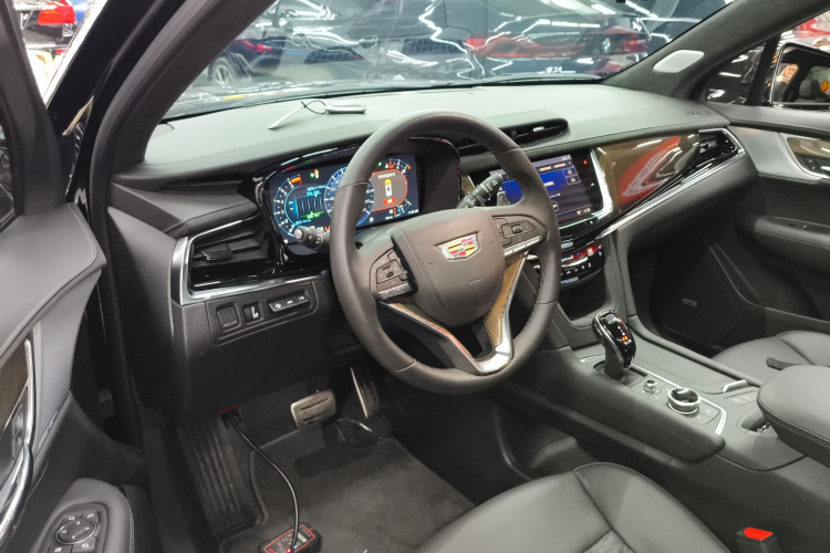凯迪拉克XT6 2025款 2.0T 六座四驱铂金行政黑标版中控内饰12