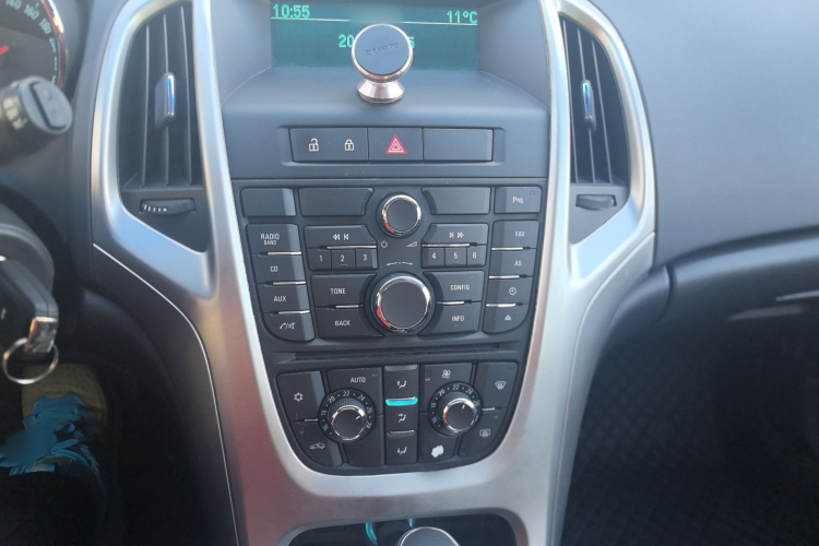 别克 英朗 2014款 XT 1.6L 自动时尚版局部细节16