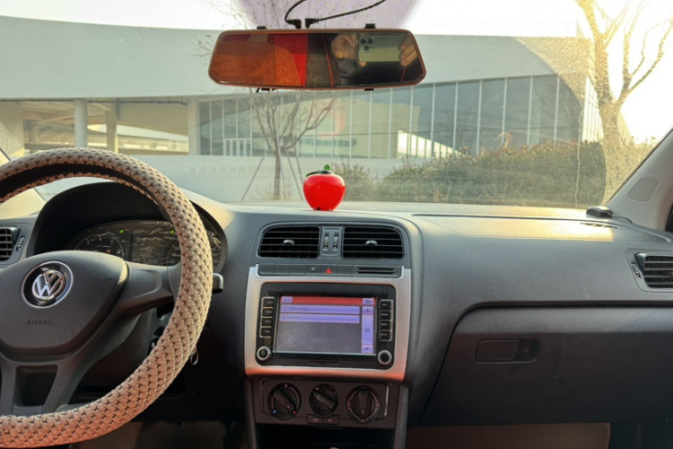 大众 Polo 2014款 1.4L 手动风尚版局部细节16