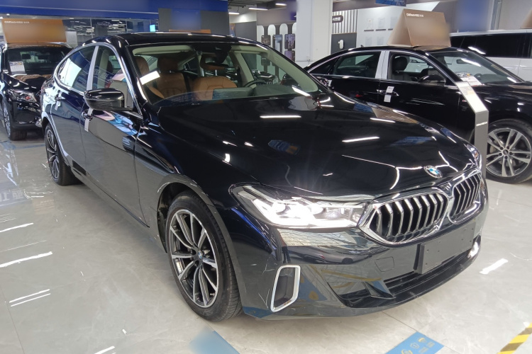 宝马6系GT 2022款 630i 豪华设计套装车身外观3