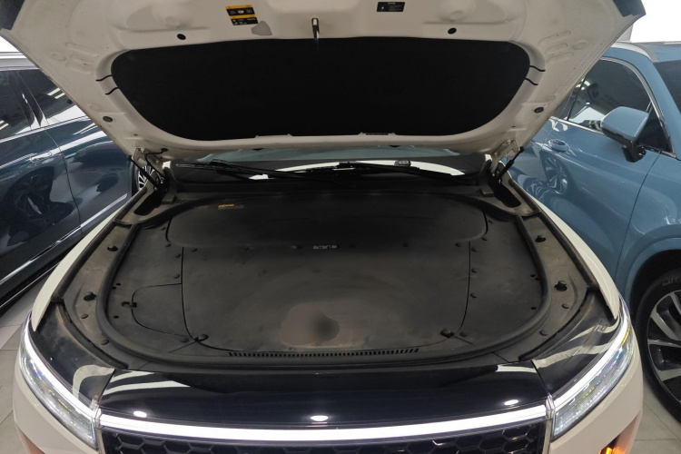 理想汽车 理想ONE 2021款 增程6座版机舱底盘24