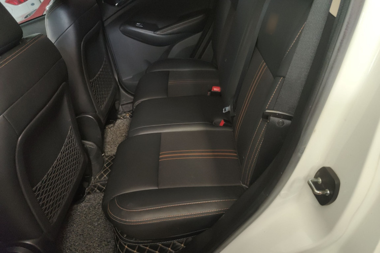 比亚迪 元 2017款 1.5L 自动酷炫互联型中控内饰21