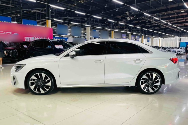 奥迪A3 2023款 改款 A3L Limousine 35 TFSI 时尚运动型车身外观6006