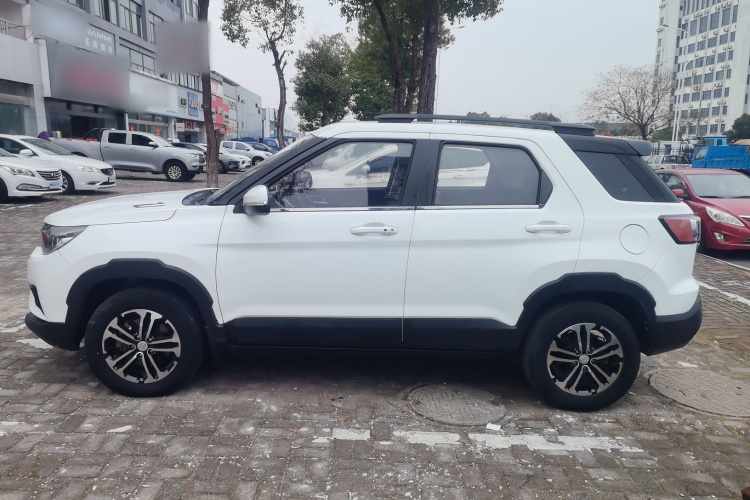 比速汽车 比速T3 2017款 1.3T 手动豪华型车身外观4